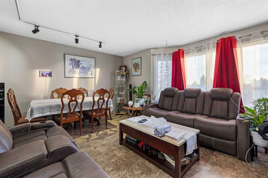 1016 Hunterdale Place Northwest, Calgary – Residential Detached Listing Photo 9