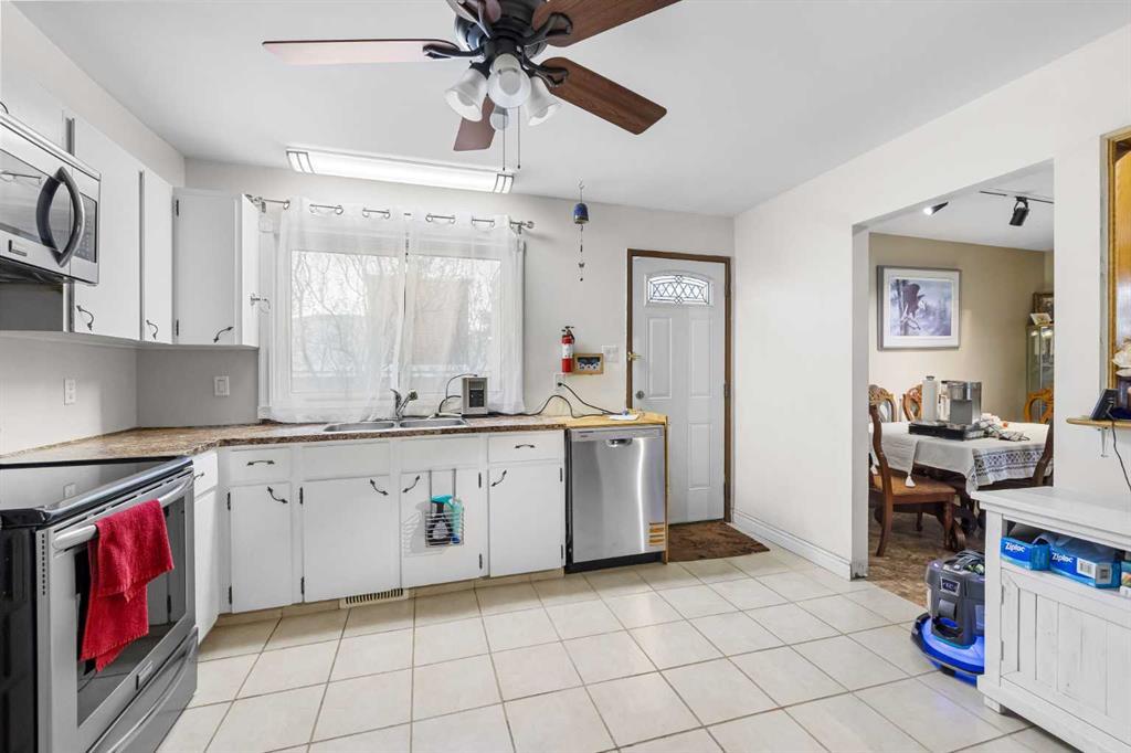 1016 Hunterdale Place Northwest, Calgary – Residential Detached Listing Photo 14