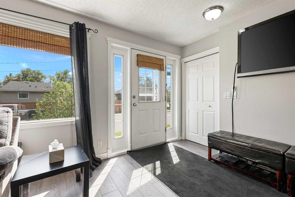 63 Olympia Crescent Southeast, Calgary – Residential Detached Listing Photo 5