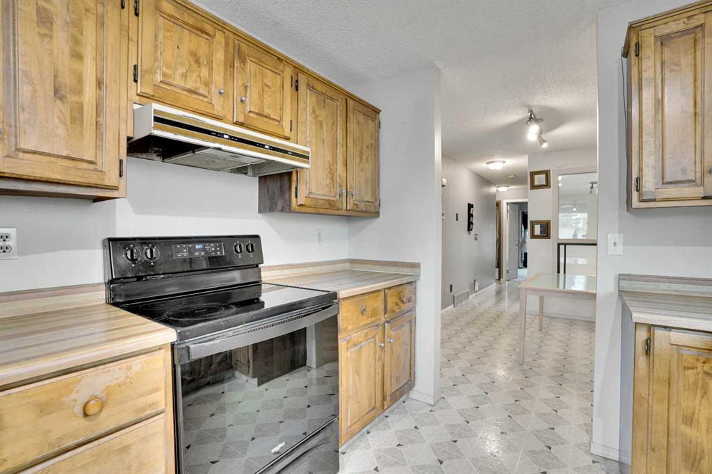 7915 Ranchview Drive Nw Calgary Alberta t3g1s7 Ranchlands Home For Sale