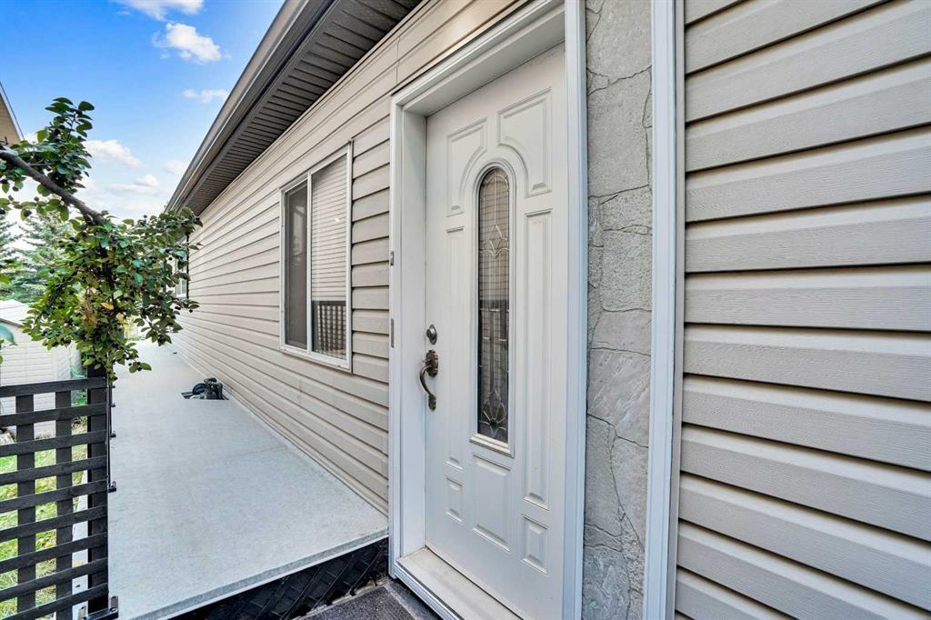 7915 Ranchview Drive Nw Calgary Alberta t3g1s7 Ranchlands Home For Sale