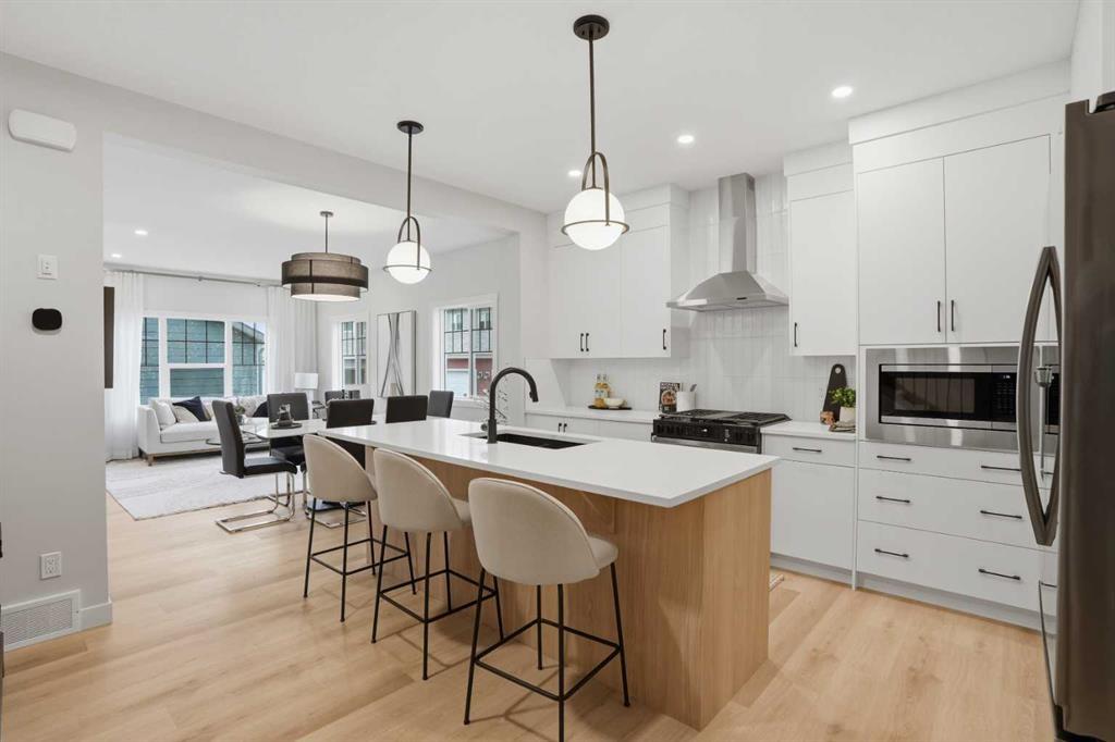 64 Buffaloberry Manor SE, Calgary