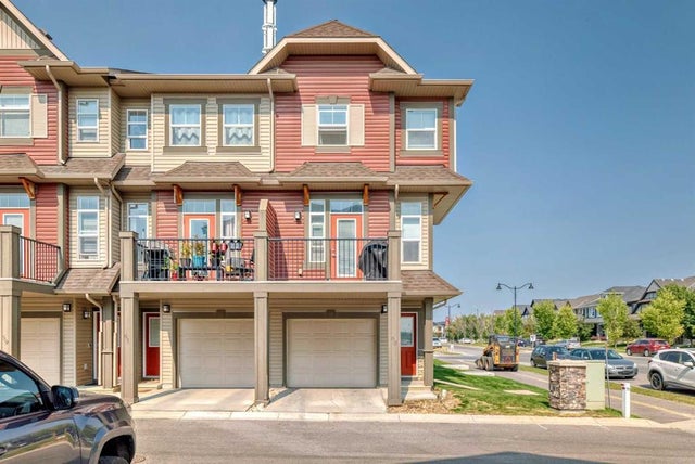 63 Legacy Path Se, Calgary