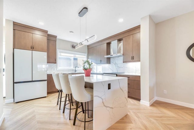 Calgary Real Estate Listing: 21427 Sheriff King Street Southwest, Pine Creek