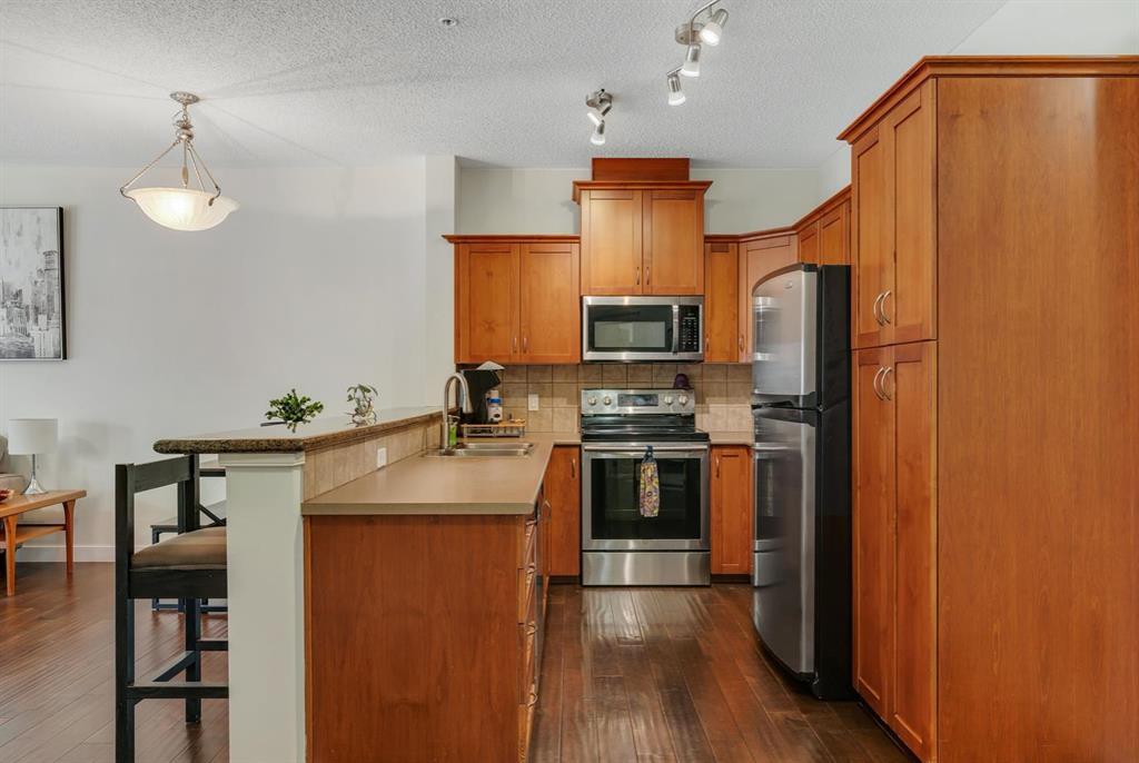 202, 10 Discovery Ridge Close Southwest, Calgary – Residential Apartment Listing Photo 5