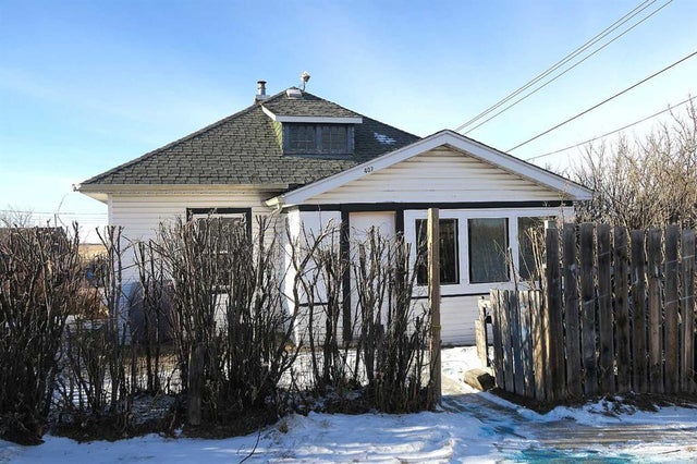 407 4 Avenue, Gleichen