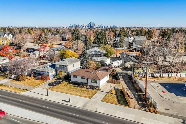 3452 37 Street Sw, Calgary