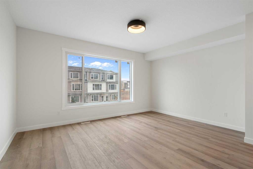 8808 48 Street Northeast, Calgary – Residential Row/Townhouse Listing Photo 2