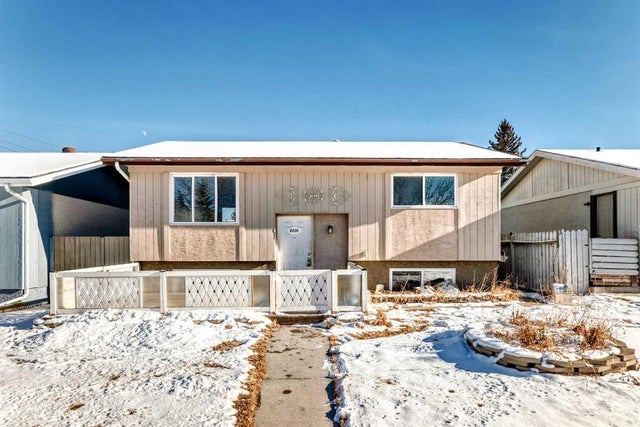 Photo for MLS®# A2281919 - home for sale at 6128 Madigan Drive Northeast, Marlborough Park, Calgary Alberta
