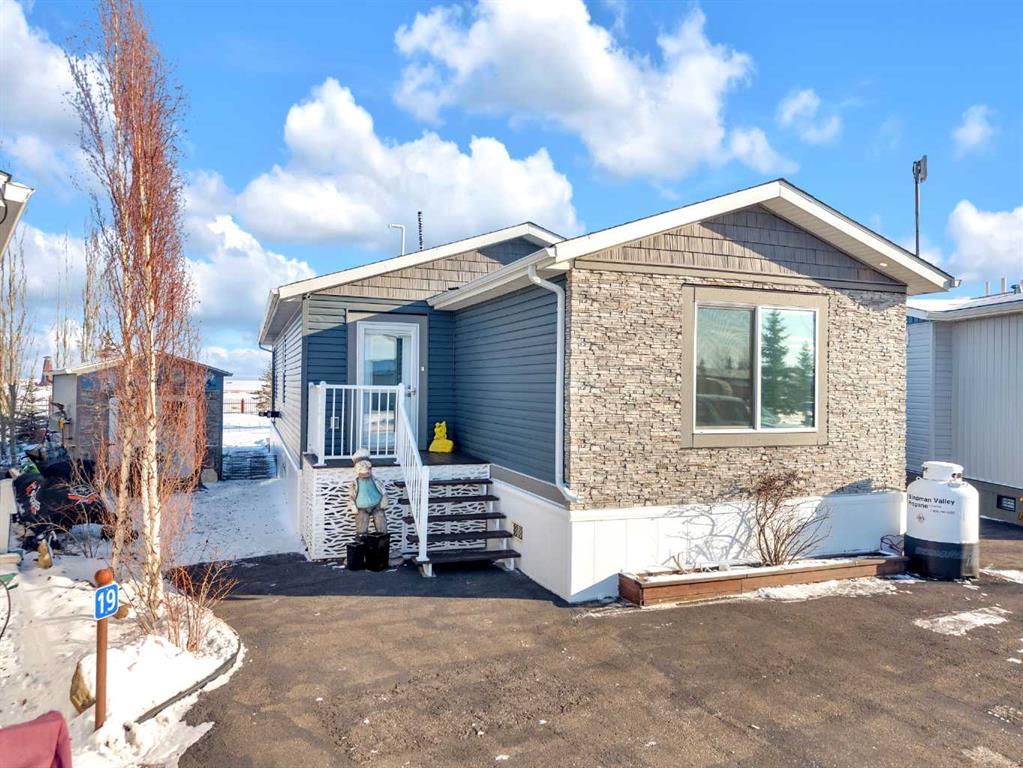 19, 41019 Range Road 11, Rural Lacombe County