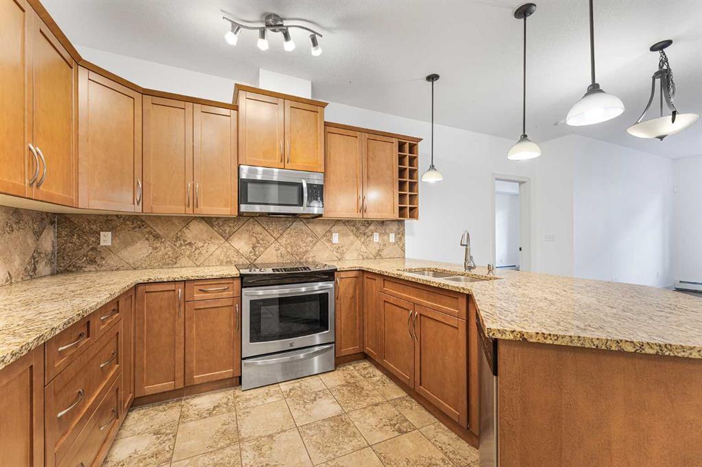 223, 35 Aspenmont Heights Southwest, Calgary – Residential Apartment Listing Photo 4