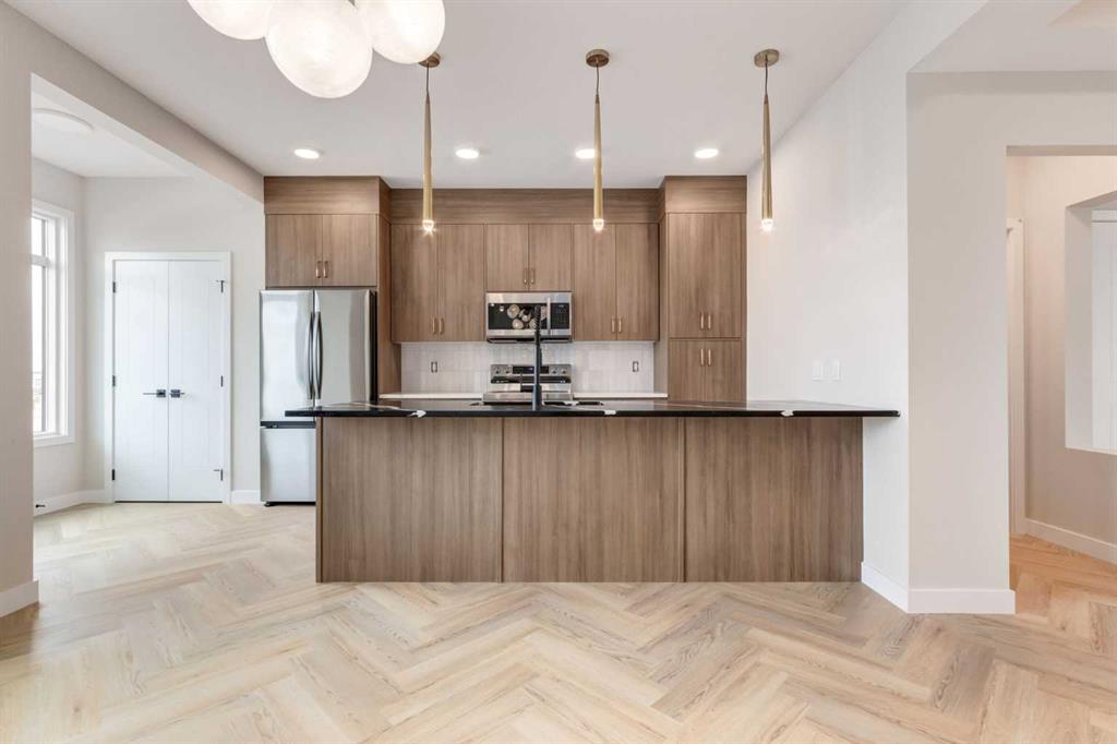 466 River Avenue, Cochrane