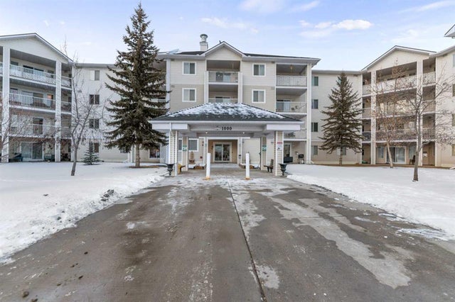 Calgary Home for Sale: Residential Listing in Red Carpet