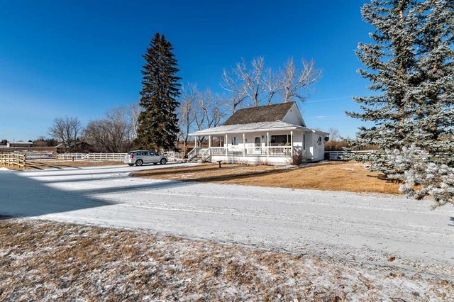 Rural Foothills County Home for Sale: Residential Listing in NONE