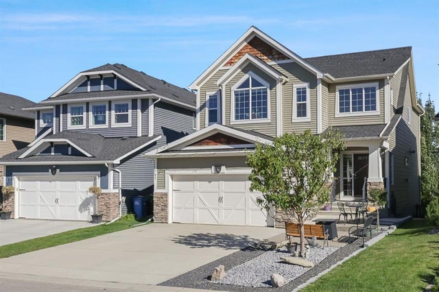 Cochrane Home for Sale: Residential Listing in Jumping Pound Ridge