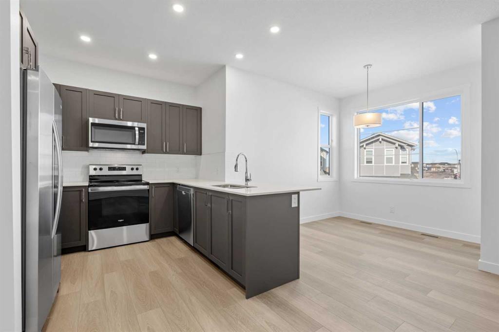 229, 65 Belvedere Point Southeast, Calgary – Residential Row/Townhouse Listing Photo 2