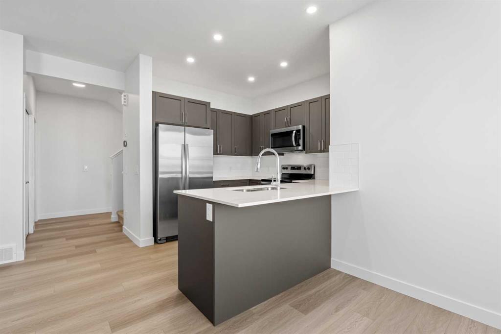 229, 65 Belvedere Point Southeast, Calgary – Residential Row/Townhouse Listing Photo 4