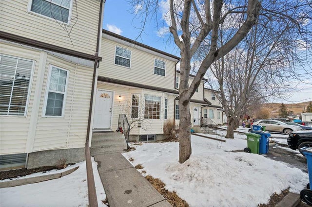 7, 120 First Street E, Cochrane