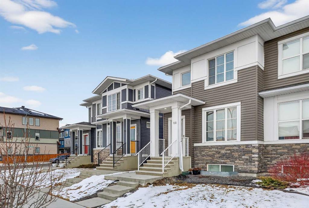 132 Corner Meadows Gate NE, Calgary