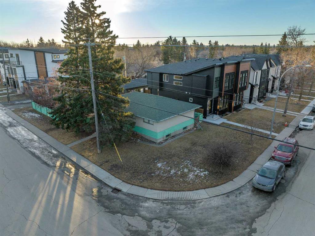 4313 30 Avenue Sw, Calgary