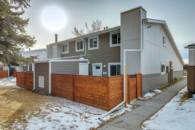 Real Estate Listing in Canyon Meadows, Calgary