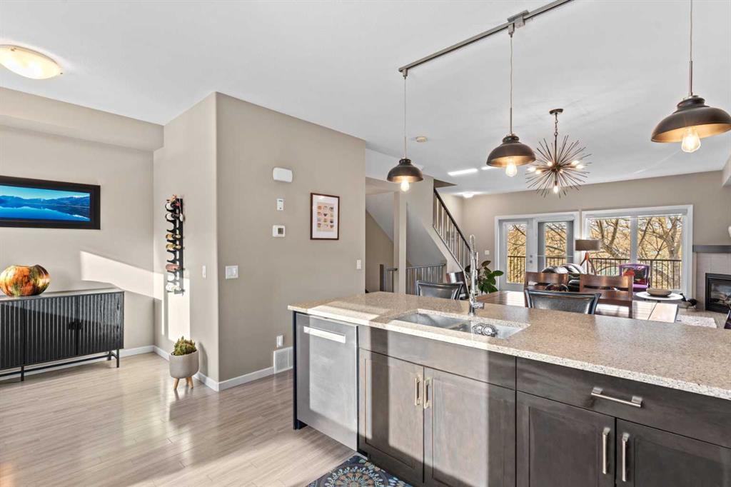403 Valley Ridge Manor Northwest, Calgary – Residential Row/Townhouse Listing Photo 13