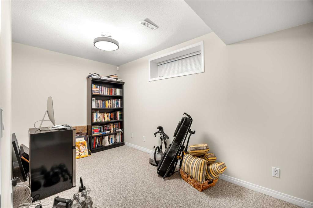 34 Edgeridge Mews Northwest, Calgary – Residential Detached Listing Photo 35