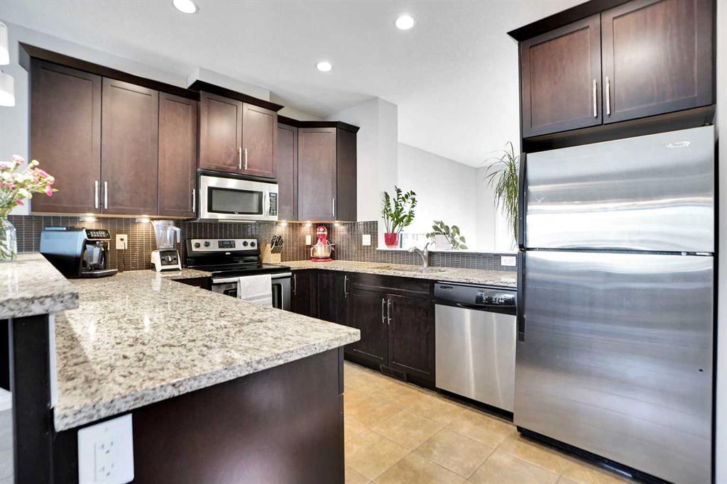 1511 Wentworth Villas Southwest, Calgary – Residential Row/Townhouse Listing Photo 11