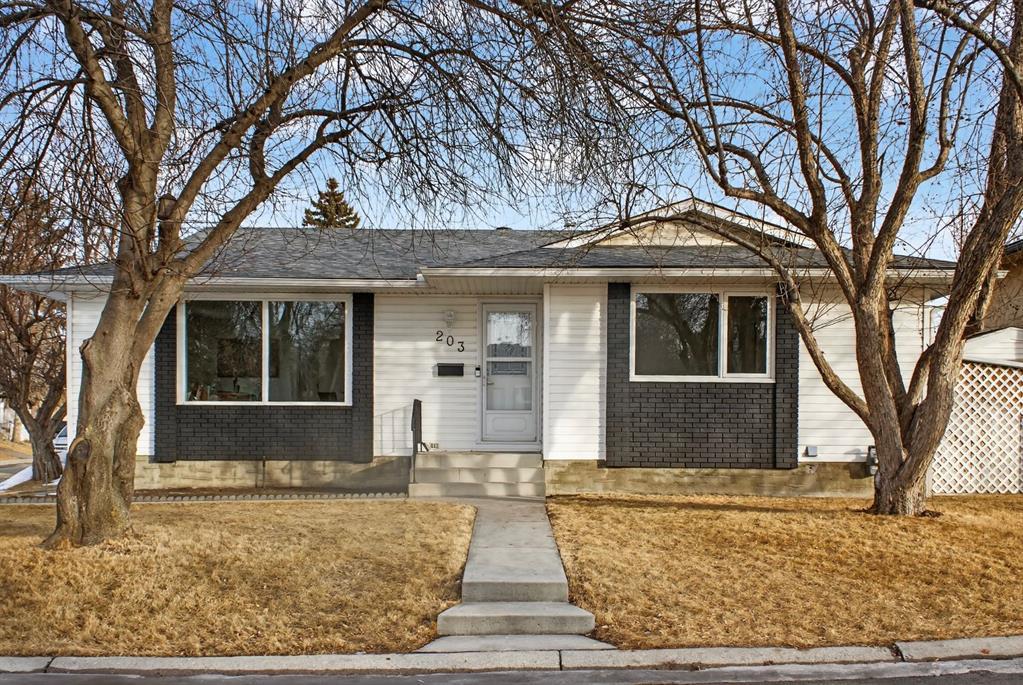 203 Lynnover Place SE, Calgary