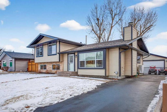 Okotoks Real Estate: Residential Property for Sale in Tower Hill