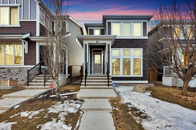 41 Red Embers Row Ne, Calgary