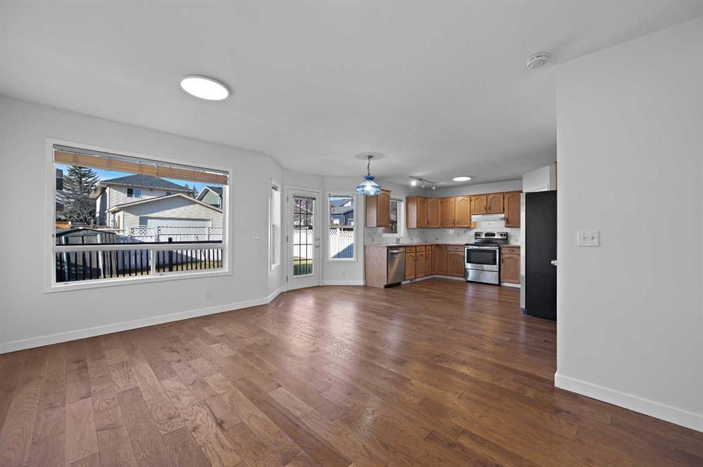 182 Coventry Close Northeast, Calgary – Residential Detached Listing Photo 10