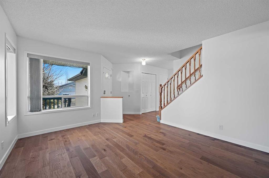 182 Coventry Close Northeast, Calgary – Residential Detached Listing Photo 7