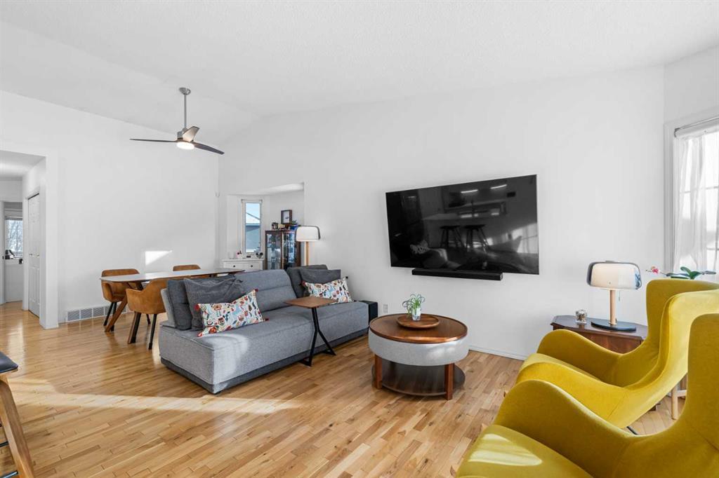 343 Harvest Lake Green Northeast, Calgary – Residential Semi Detached Listing Photo 4