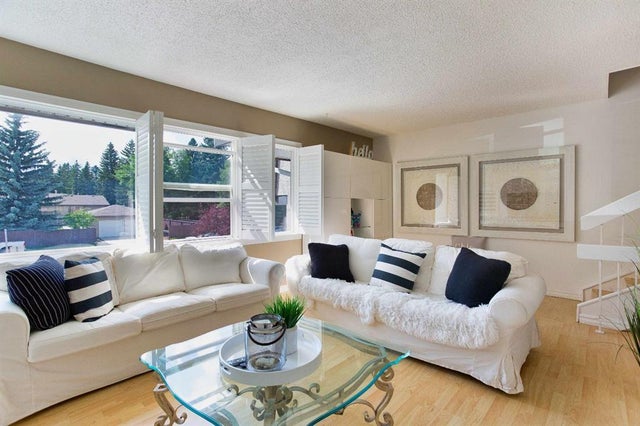 354 Brae Glen Road Sw, Calgary