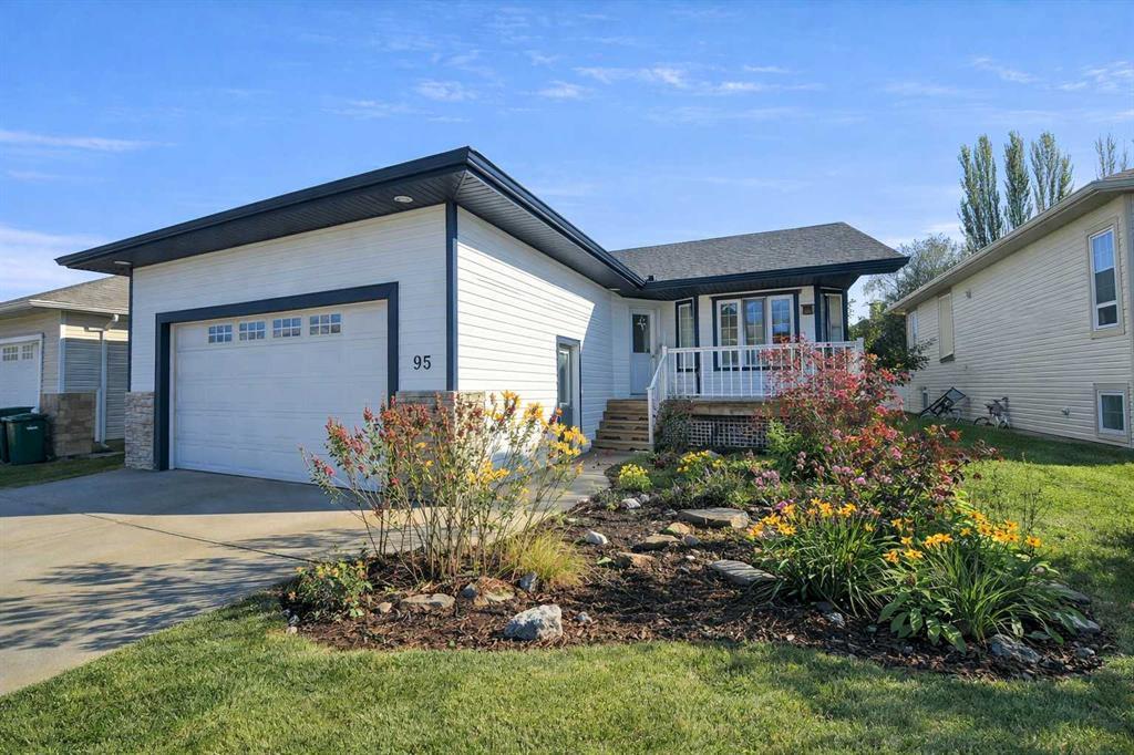 95 Cambridge Glen Drive, Strathmore