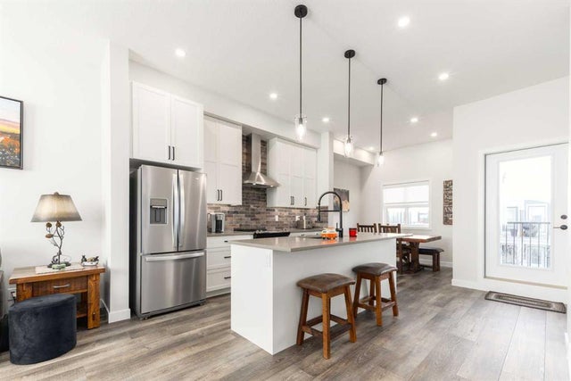 Home for Sale Located at 188 Les Jardins Park Southeast, Calgary, Alberta