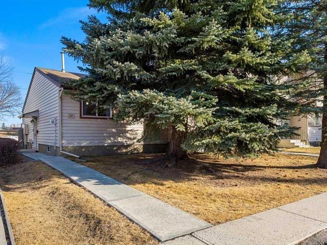 Home for Sale Located at 37, 6100 4 Avenue Northeast, Calgary, Alberta