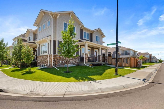 19 Yorkville Gate Sw, Calgary