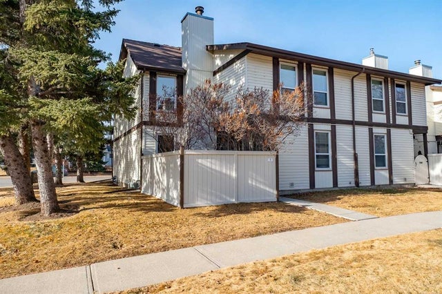 5, 3200 60 Street, Calgary