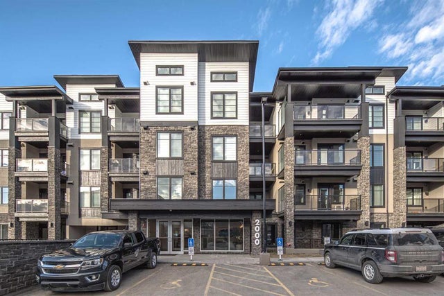Calgary Real Estate Listing: 2217, 2117 81 Street Southwest, Springbank Hill