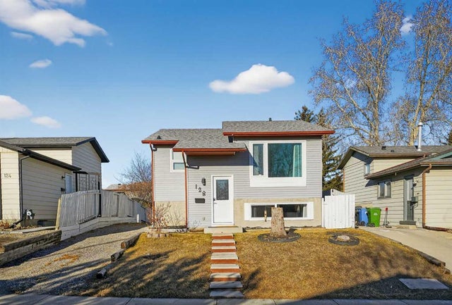 Home for Sale Located at 128 Bernard Close Northwest, Calgary, Alberta