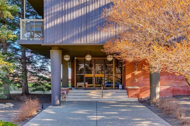 Photo for MLS®# A2285739 - home for sale at 204, 3316 Rideau Place Southwest, Rideau Park, Calgary Alberta