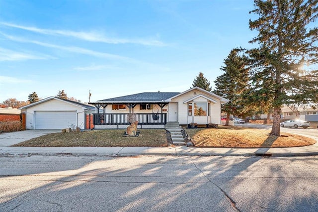 Photo for MLS®# A2285974 - home for sale at 1904 Veiner Street Northeast, Vista Heights, Calgary Alberta