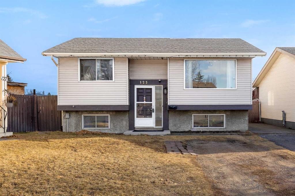 123 Radley Place Se, Calgary