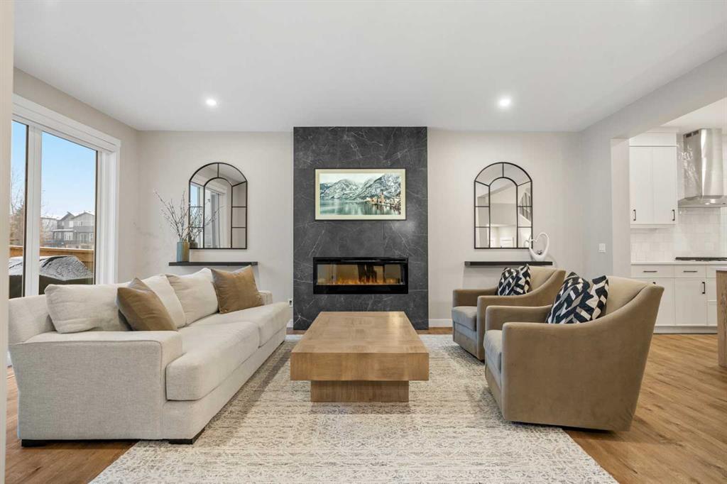 135 Silver Spruce Grove Sw, Calgary