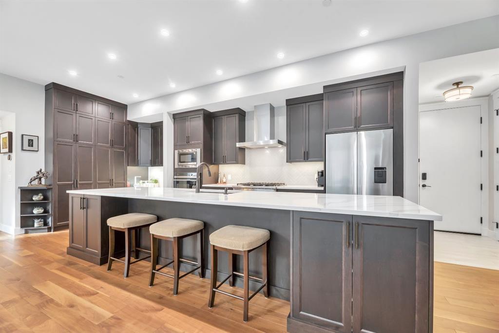 302, 105 Lebel Crescent Nw Calgary Alberta T3B 6M6 University District Details