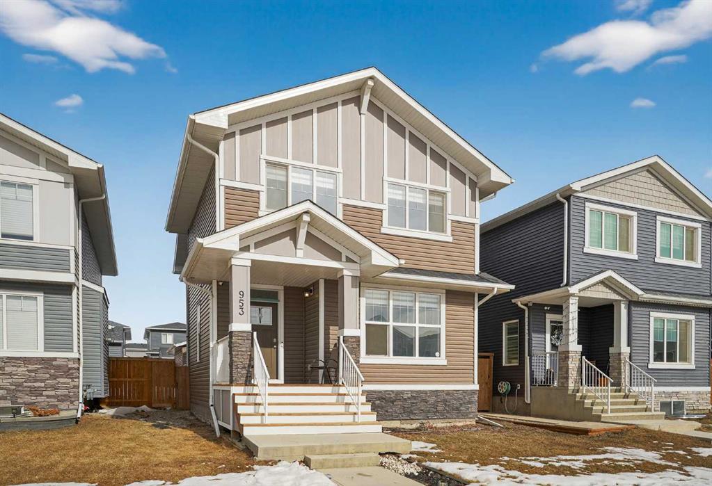 953 West Lakeview Drive, Chestermere