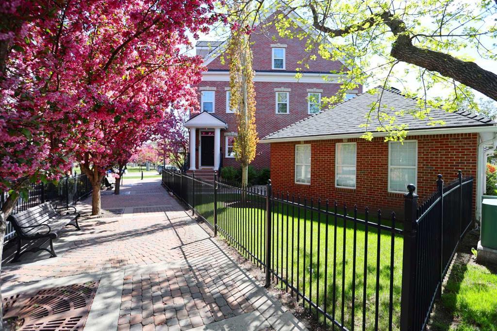 300 Garrison Square Sw Calgary Alberta T2T 6B3 Garrison Woods Details