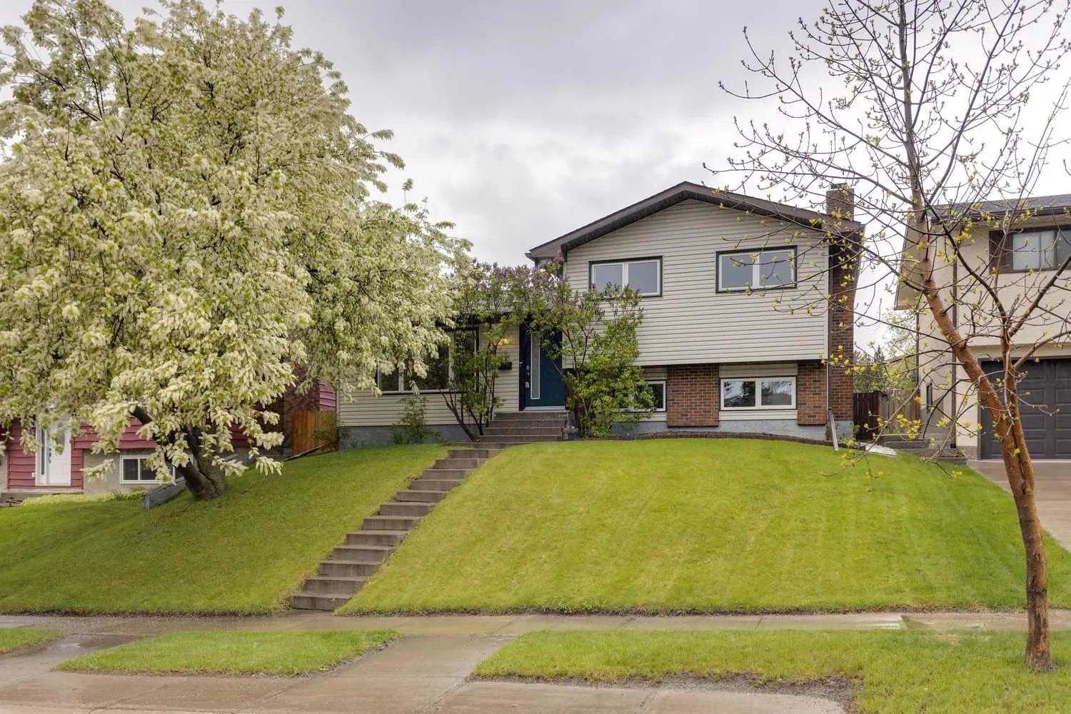 Xx Edgedale Drive Nw Calgary Alberta T3A 2V1 Edgemont Details